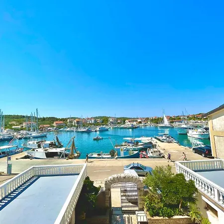 Seaview 2+2 Apartman