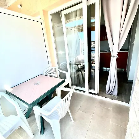 Seaview 2+2 * Jezera